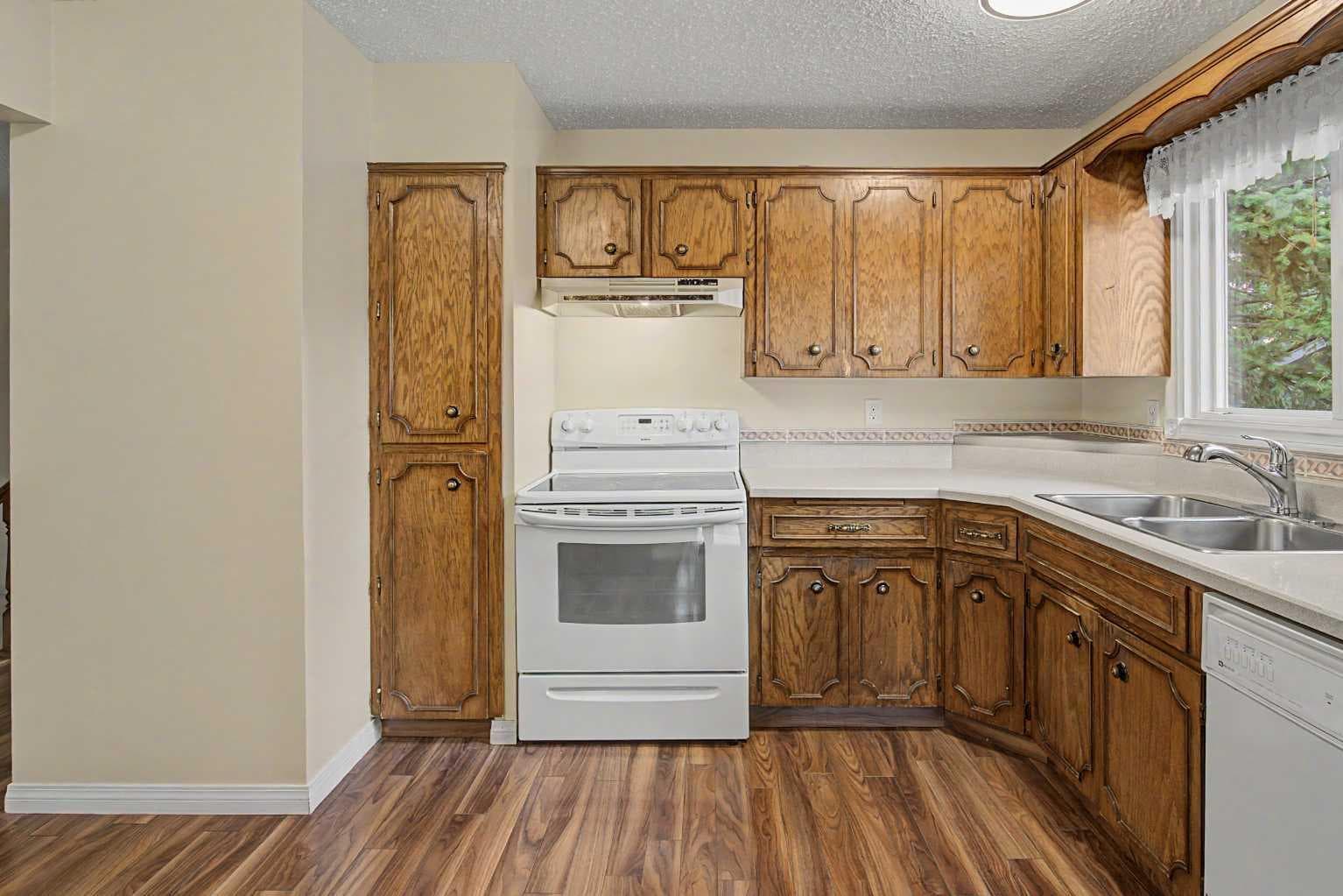 232 Sandstone Place NW