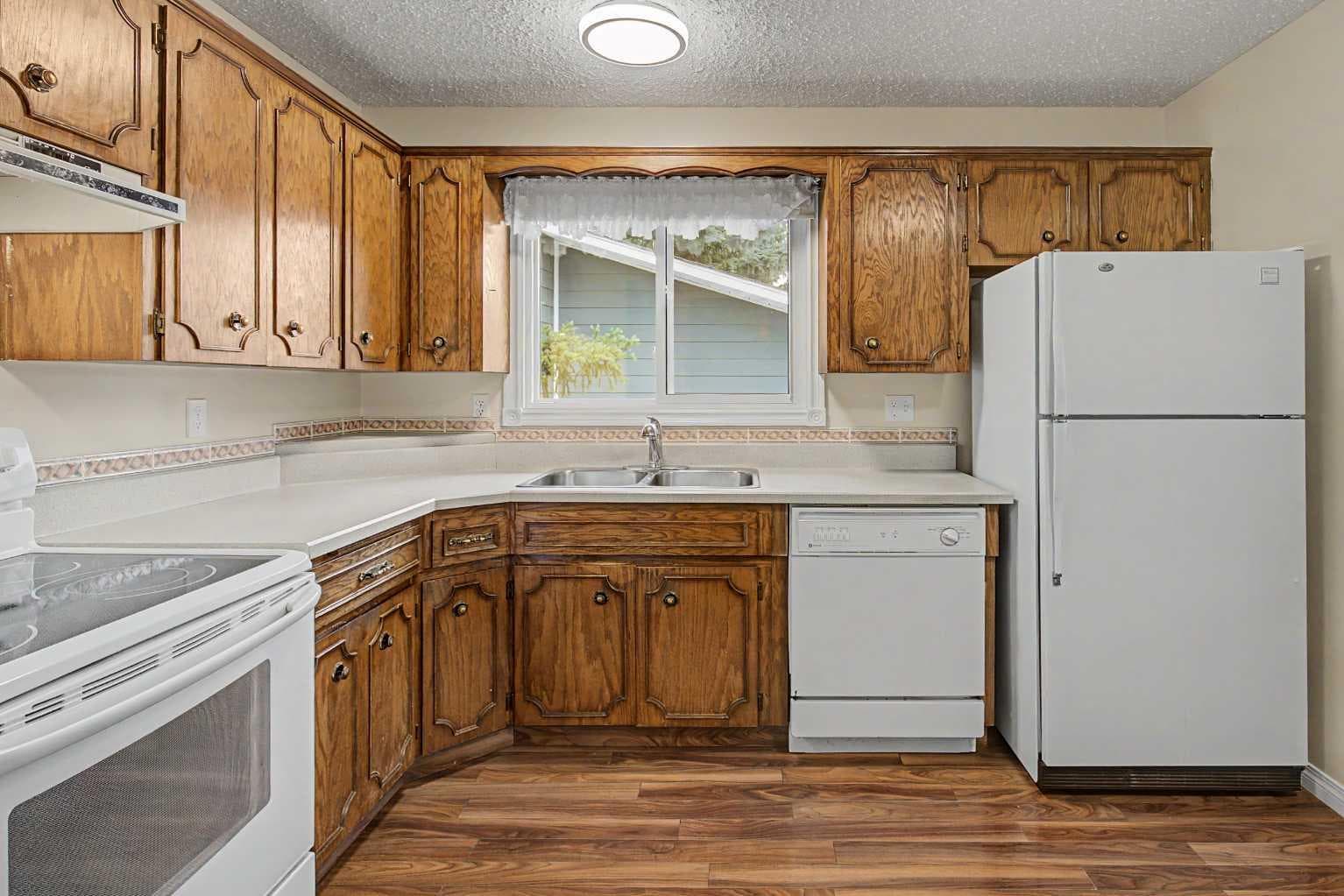 232 Sandstone Place NW