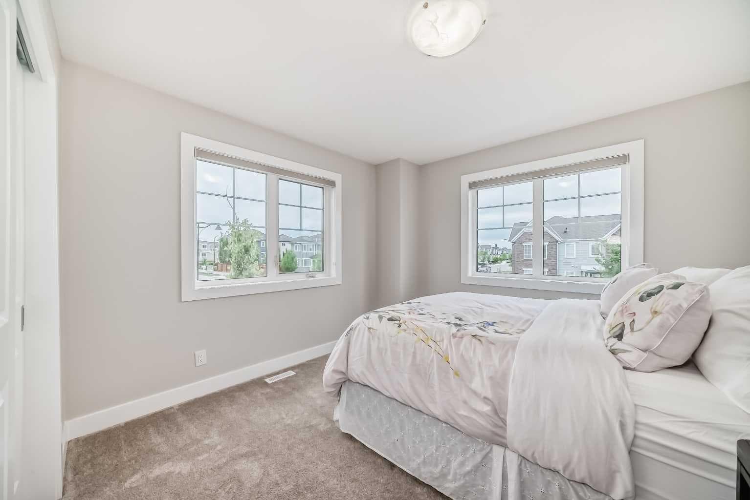 8 Yorkville Link SW