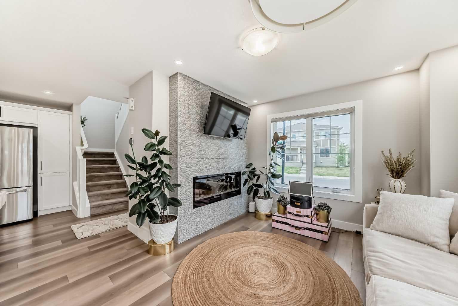 8 Yorkville Link SW