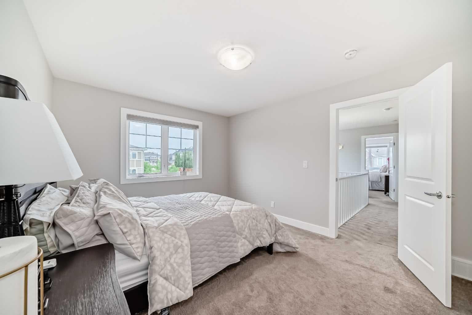 8 Yorkville Link SW