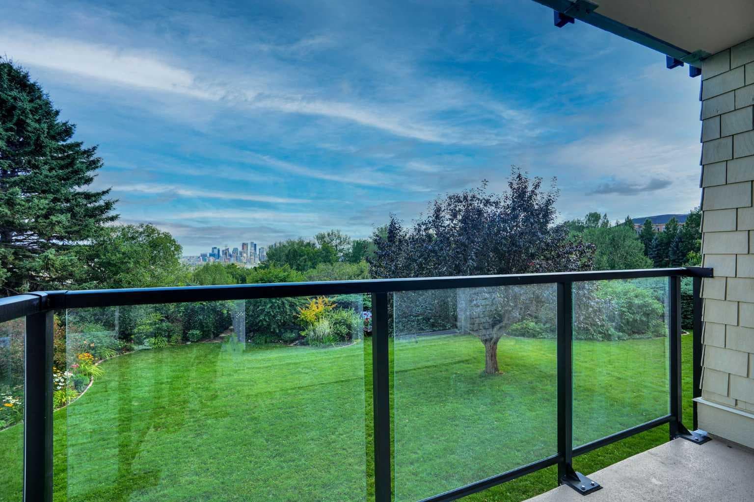103, 520 Cedar Crescent SW