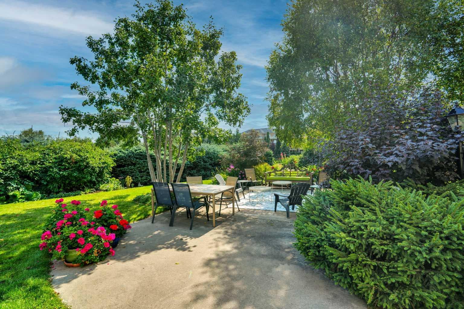 103, 520 Cedar Crescent SW