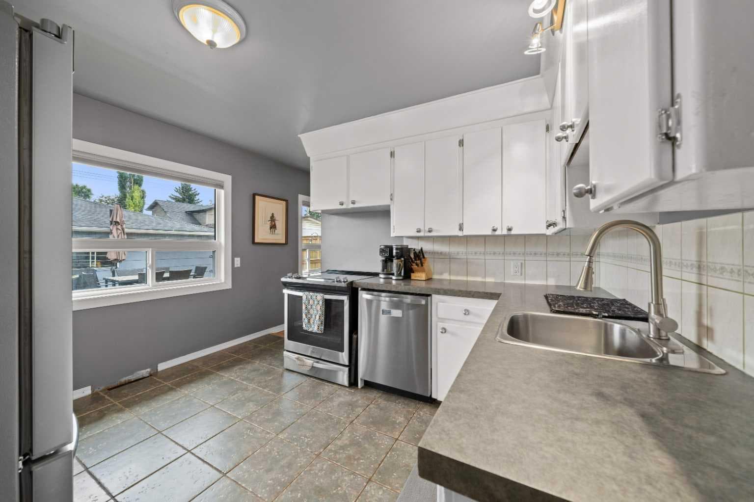 46 Westwood Drive SW