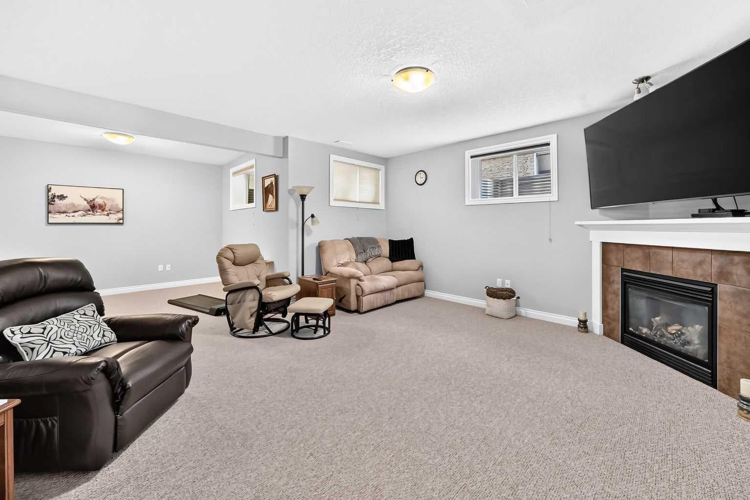 84 River Heights View 
