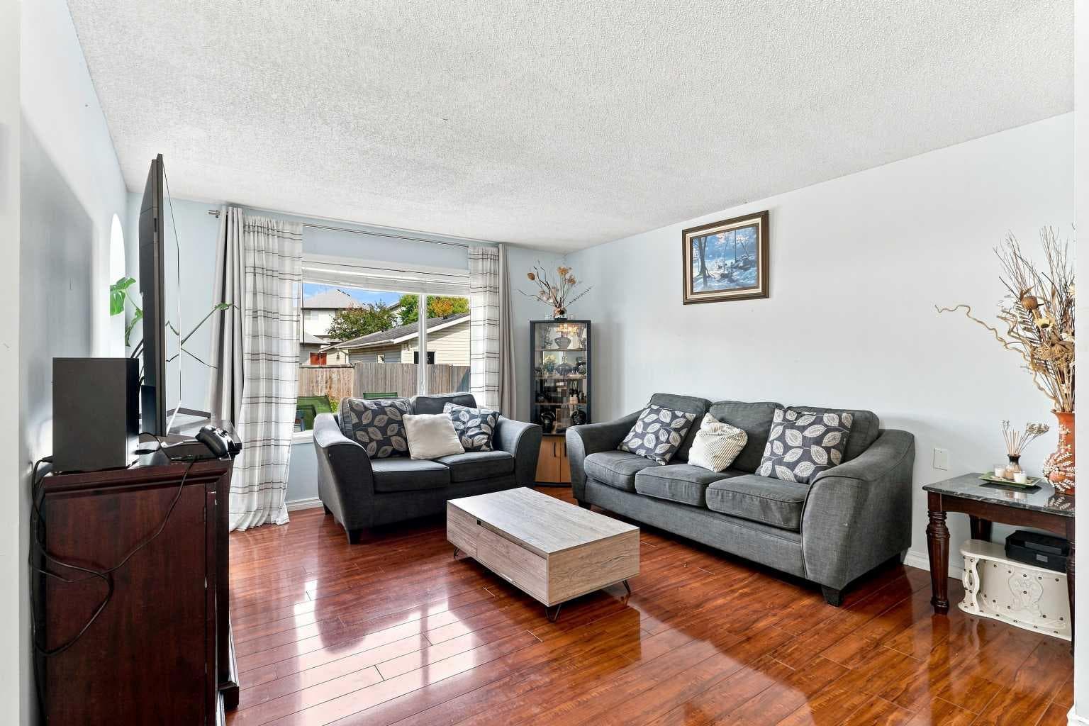 92 Arbour Meadows Close NW