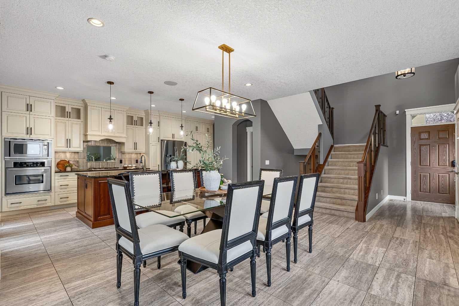 111 CRANARCH Circle SE