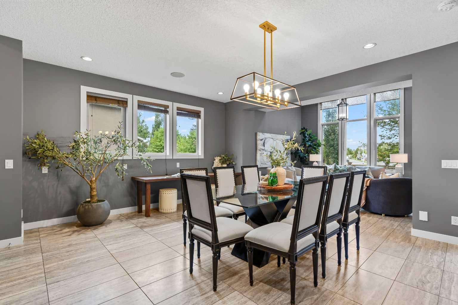 111 CRANARCH Circle SE