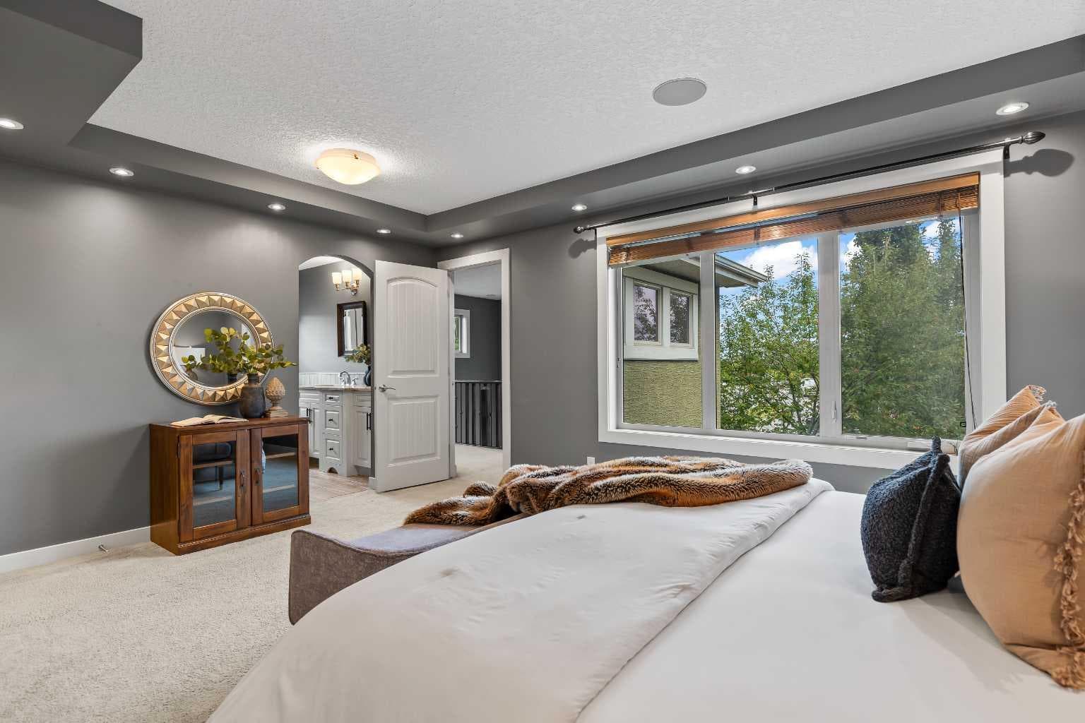 111 CRANARCH Circle SE