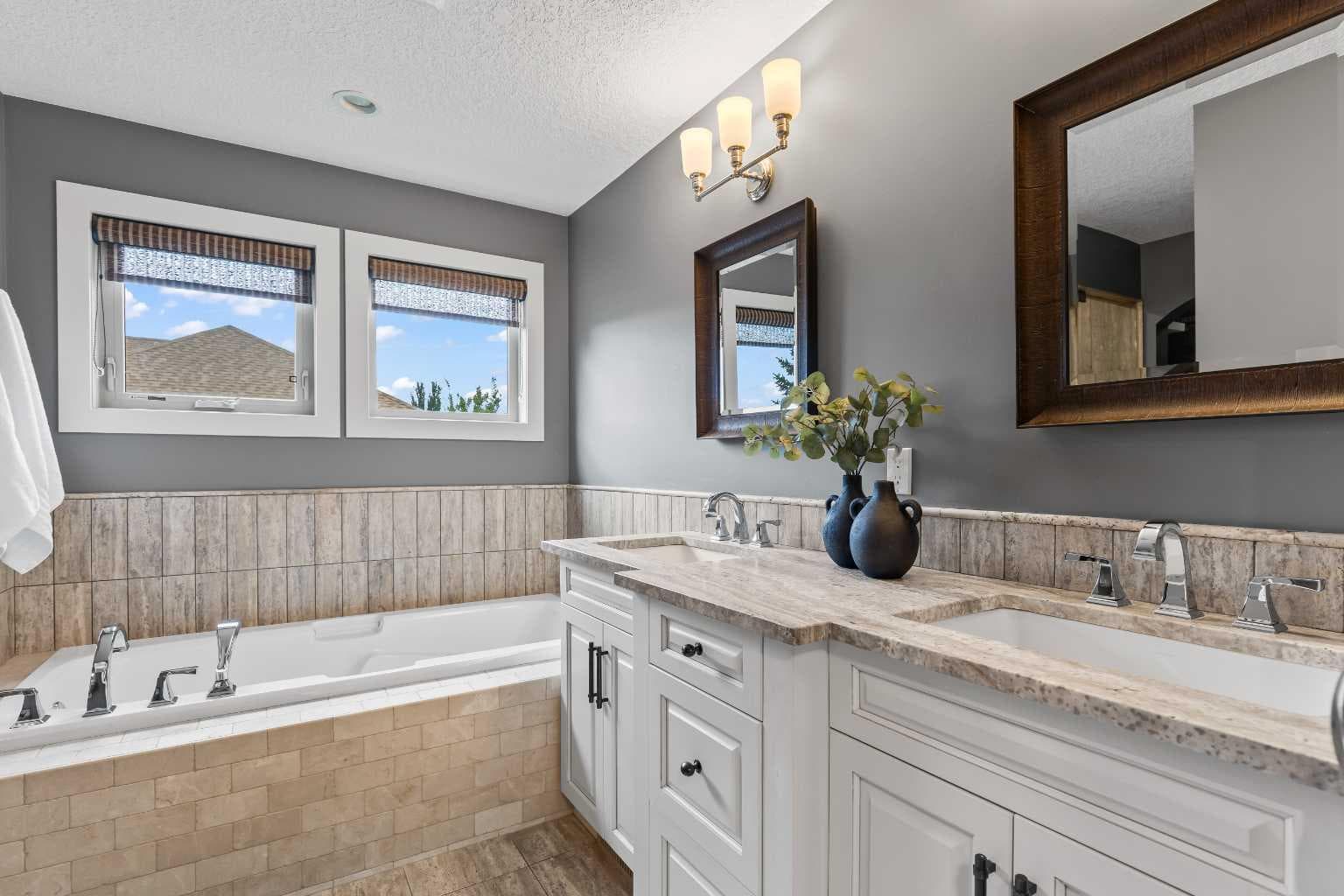 111 CRANARCH Circle SE