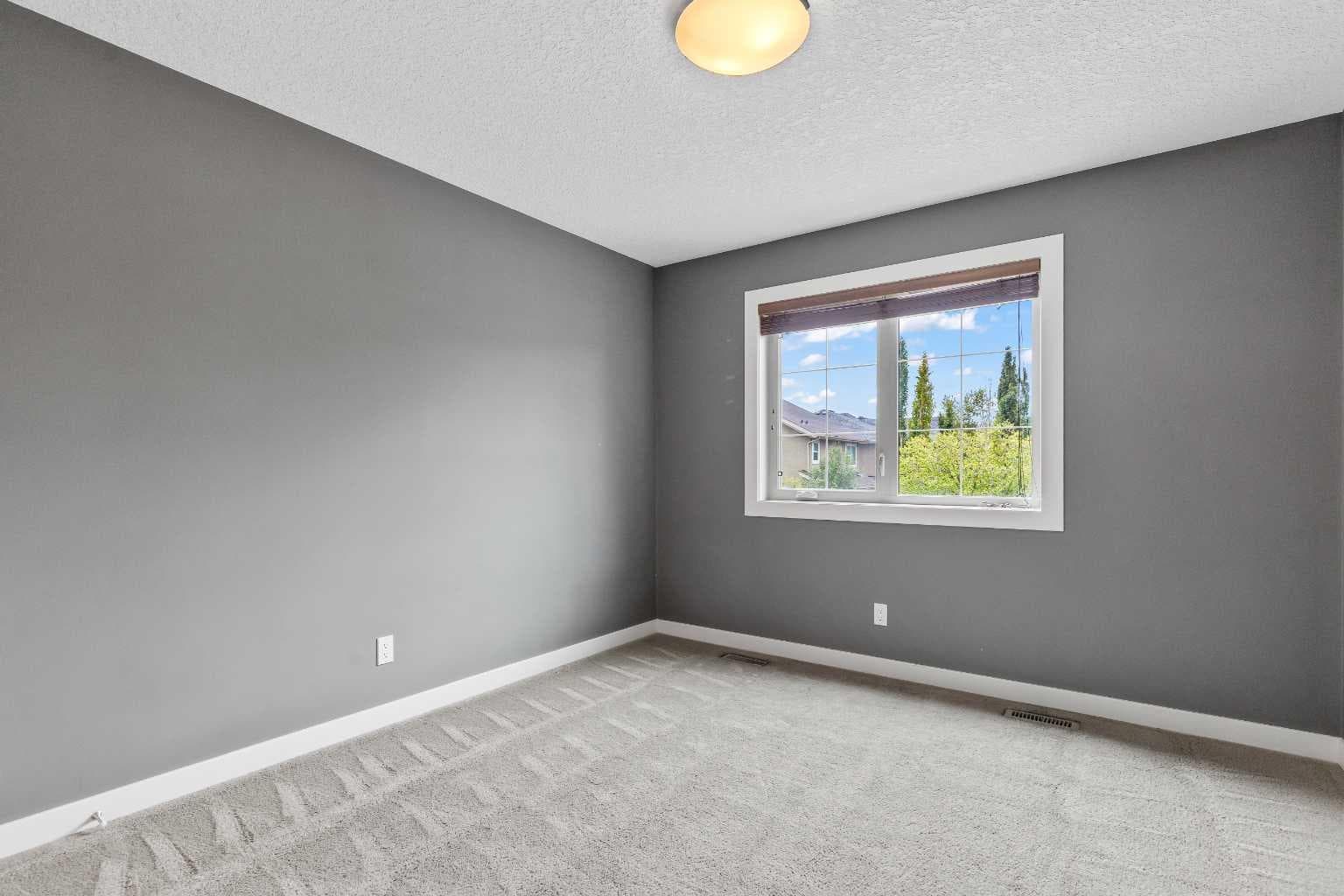 111 CRANARCH Circle SE