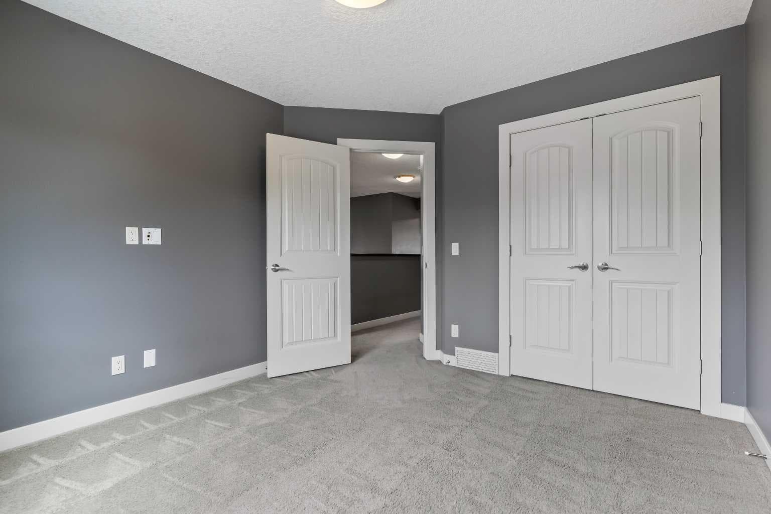 111 CRANARCH Circle SE
