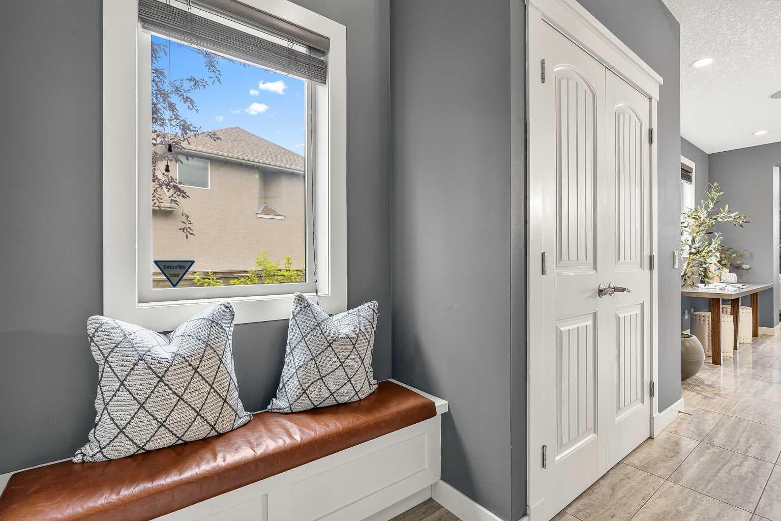111 CRANARCH Circle SE