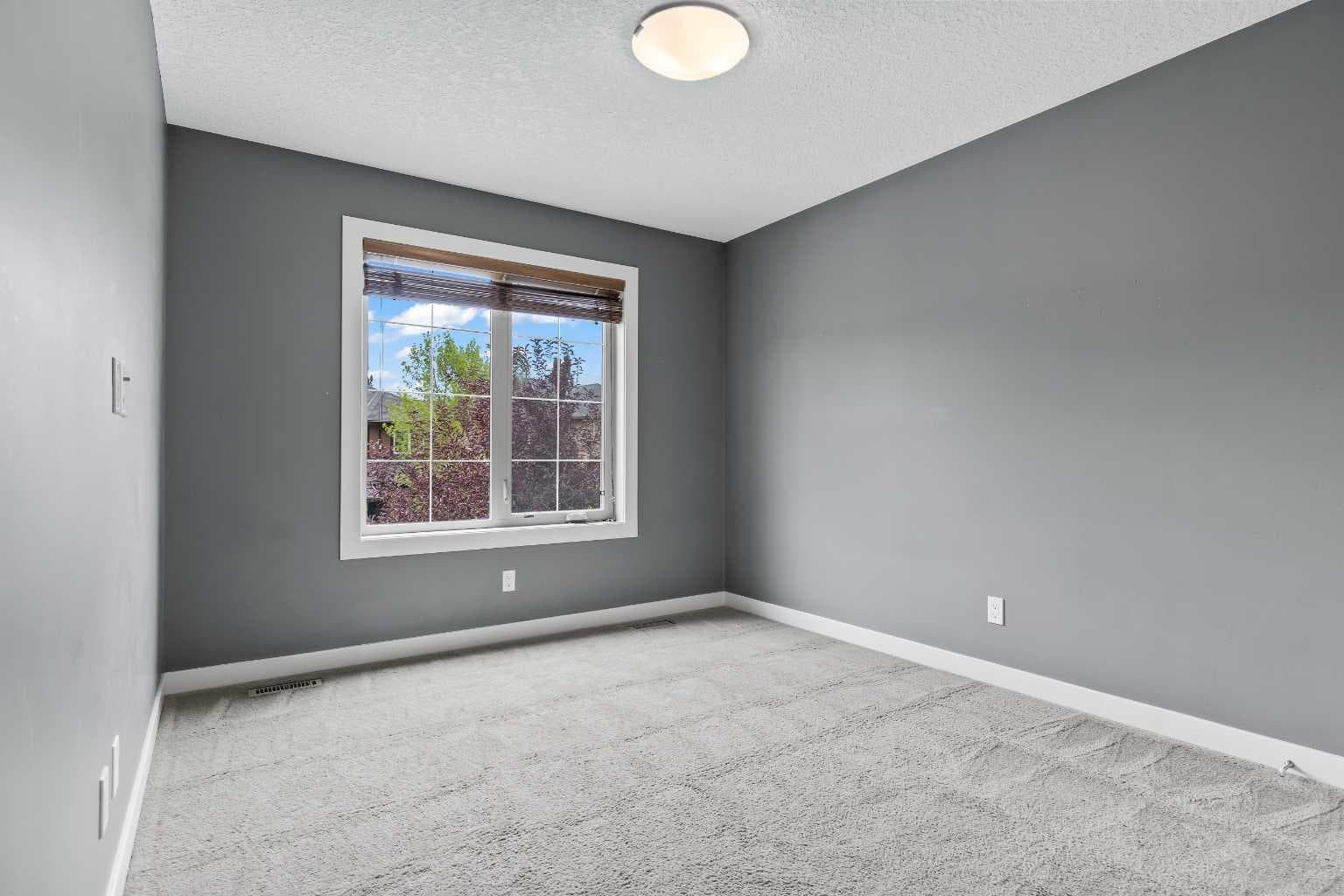 111 CRANARCH Circle SE