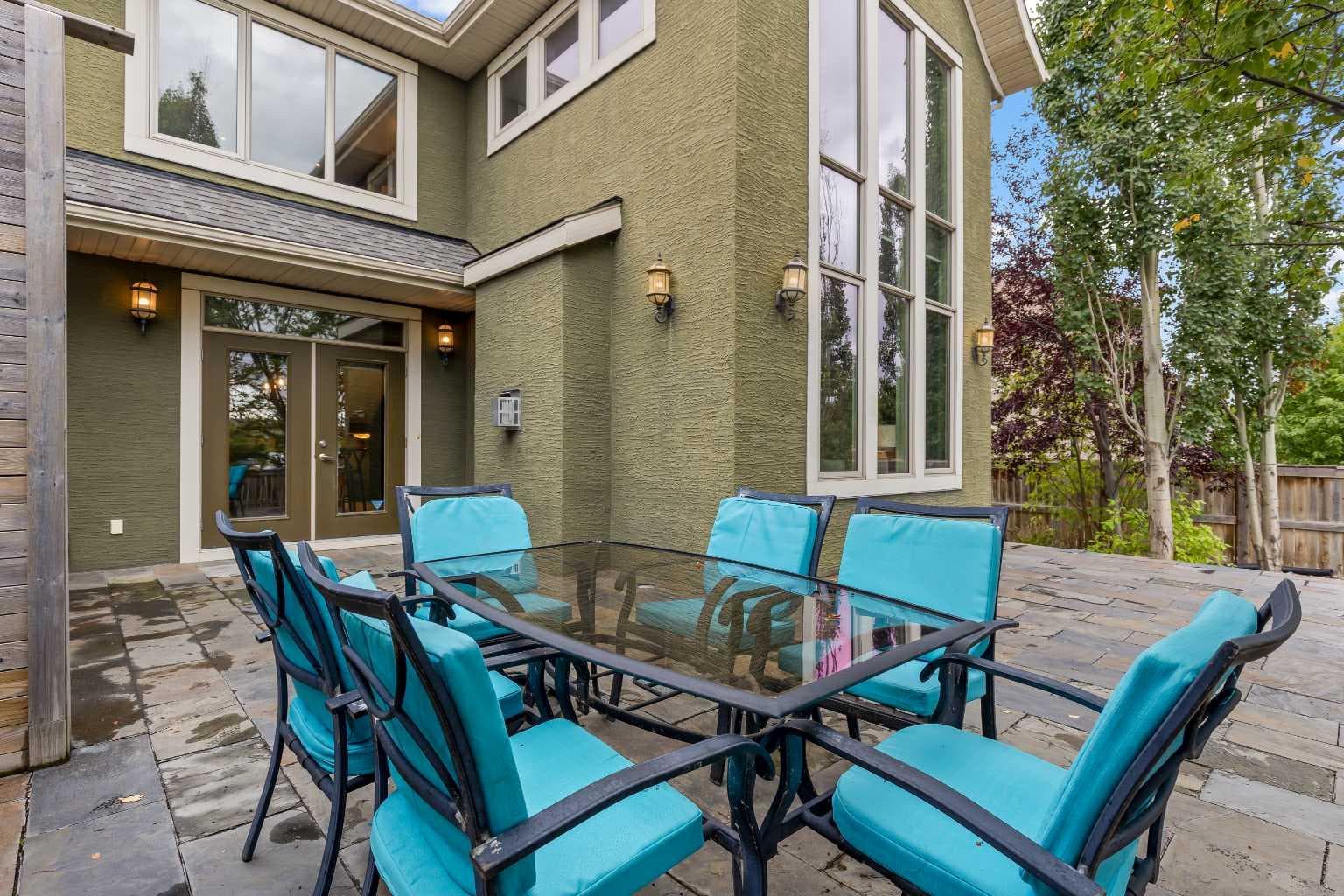 111 CRANARCH Circle SE