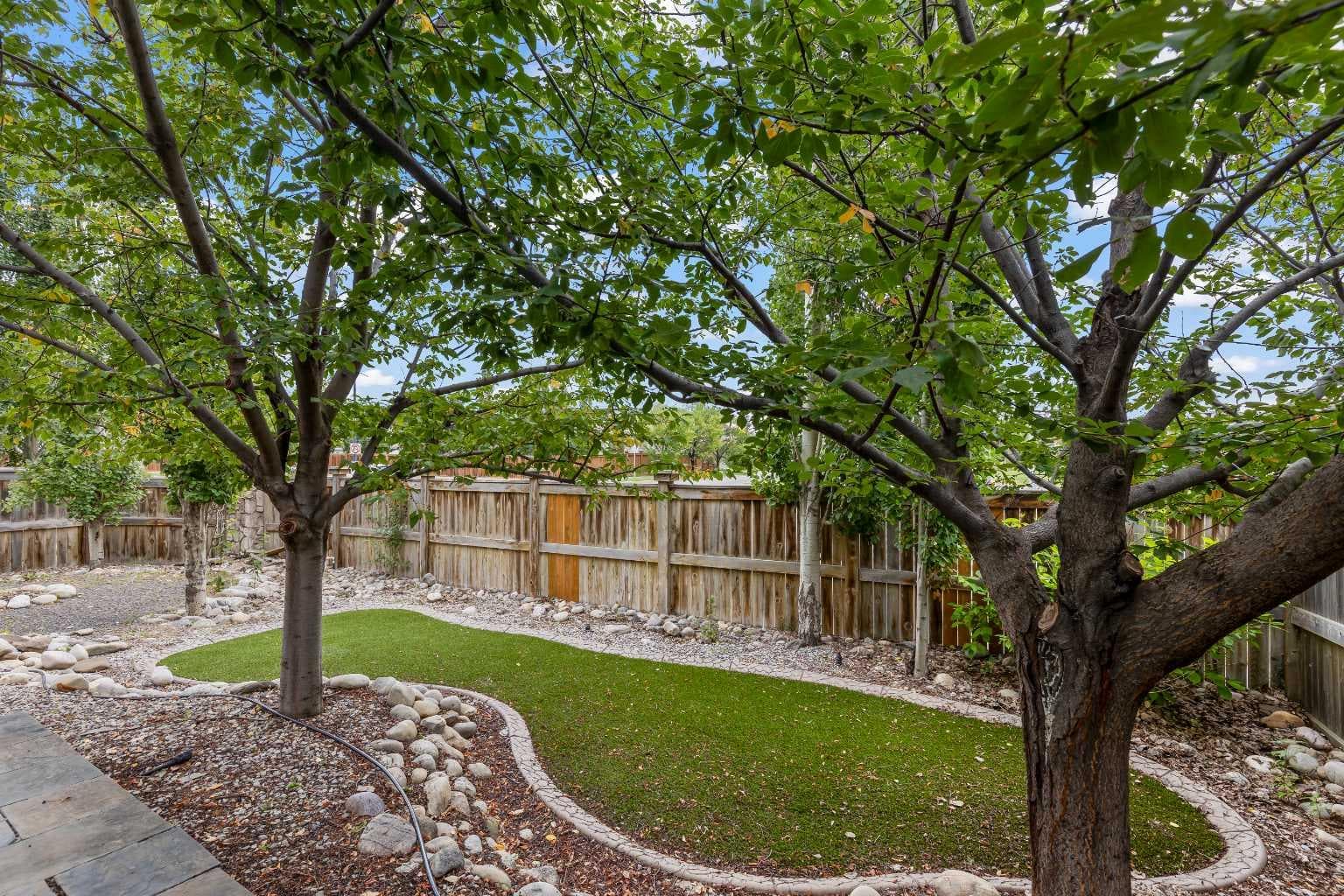 111 CRANARCH Circle SE