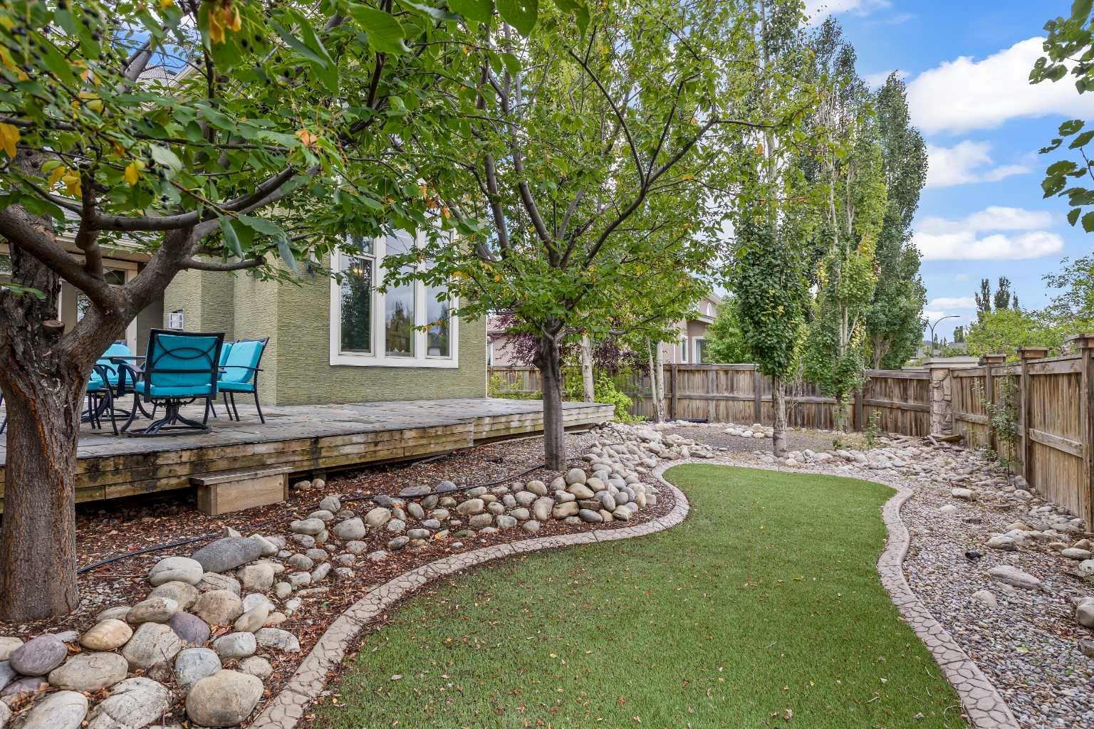 111 CRANARCH Circle SE