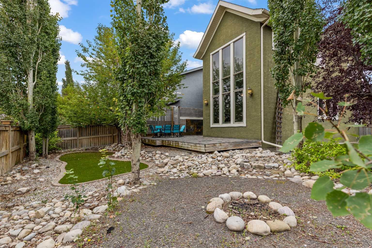 111 CRANARCH Circle SE