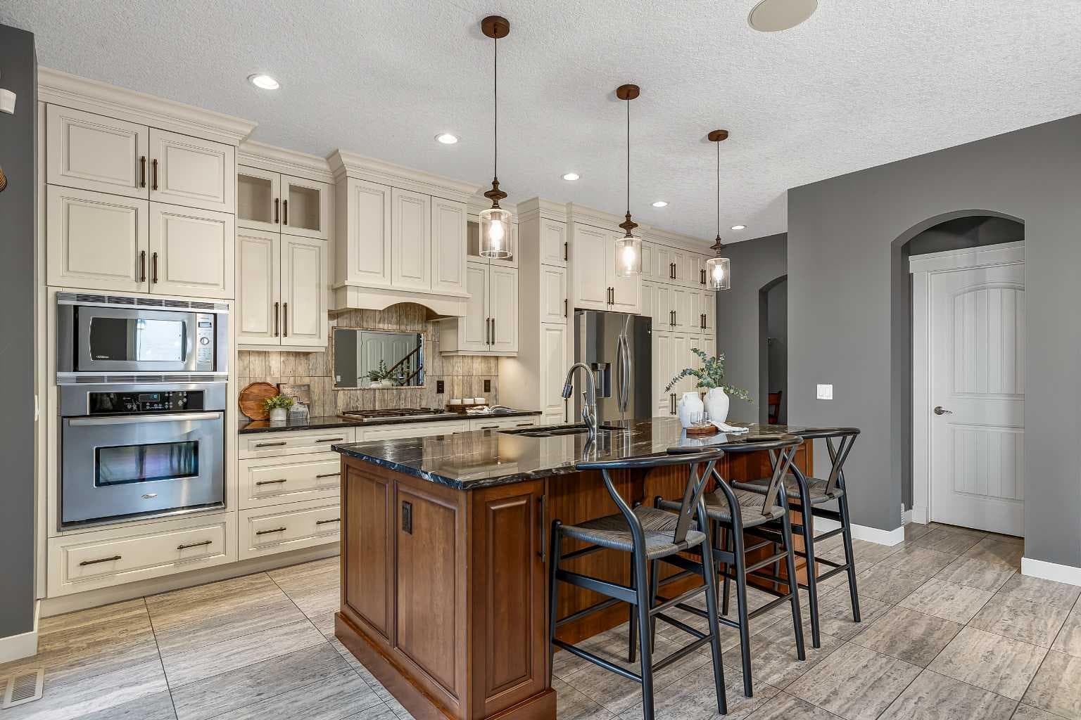 111 CRANARCH Circle SE
