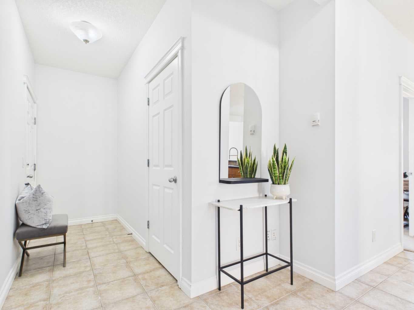 204, 2 hemlock Crescent SW