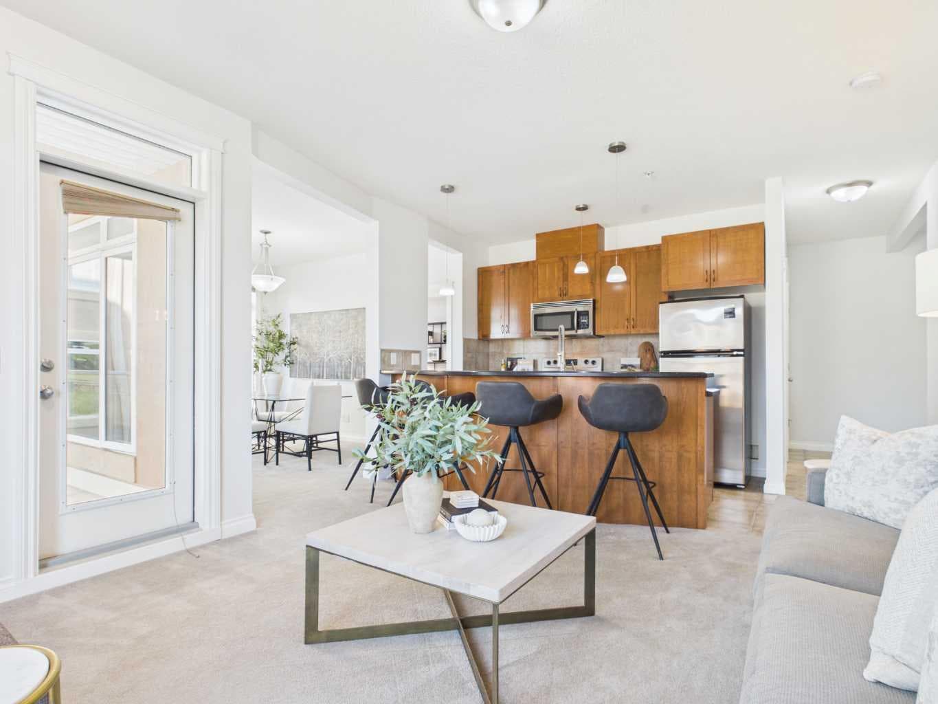 204, 2 hemlock Crescent SW