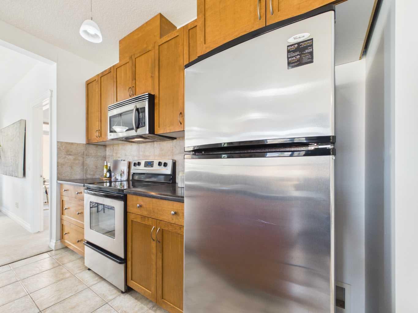 204, 2 hemlock Crescent SW