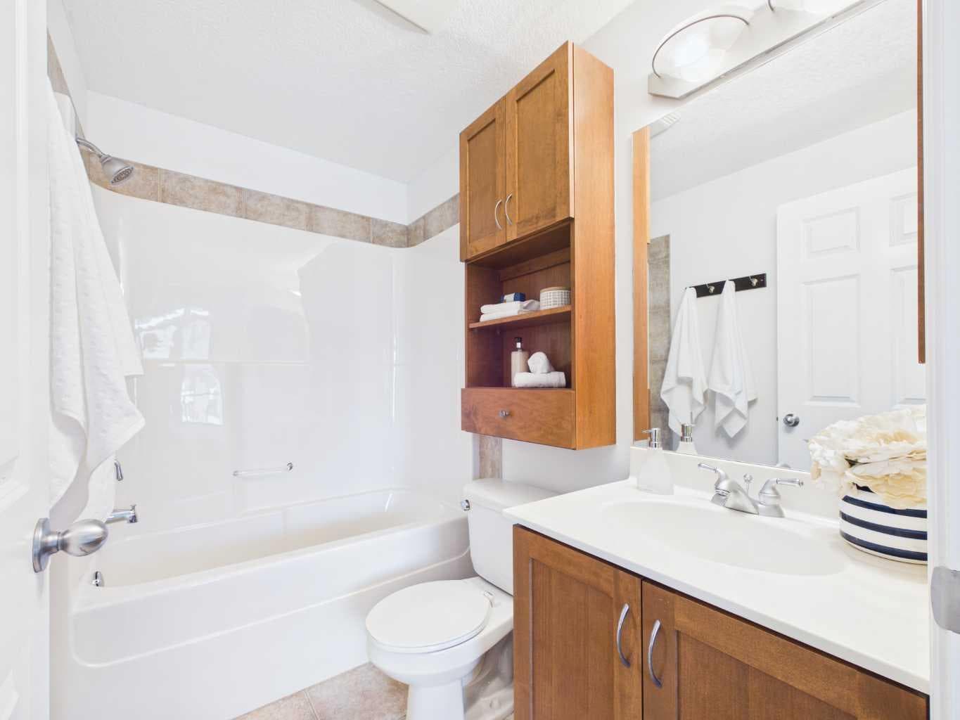 204, 2 hemlock Crescent SW