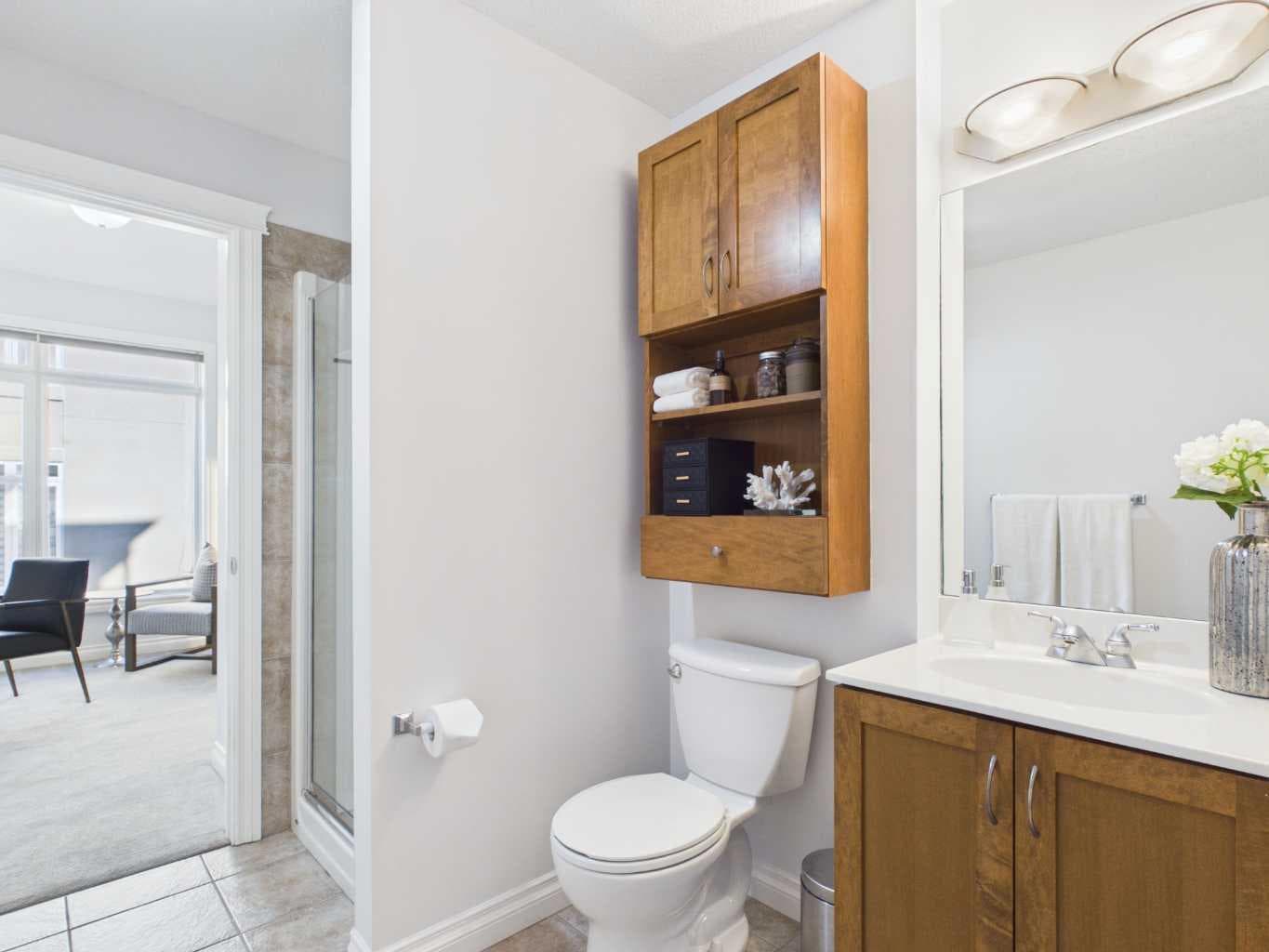 204, 2 hemlock Crescent SW