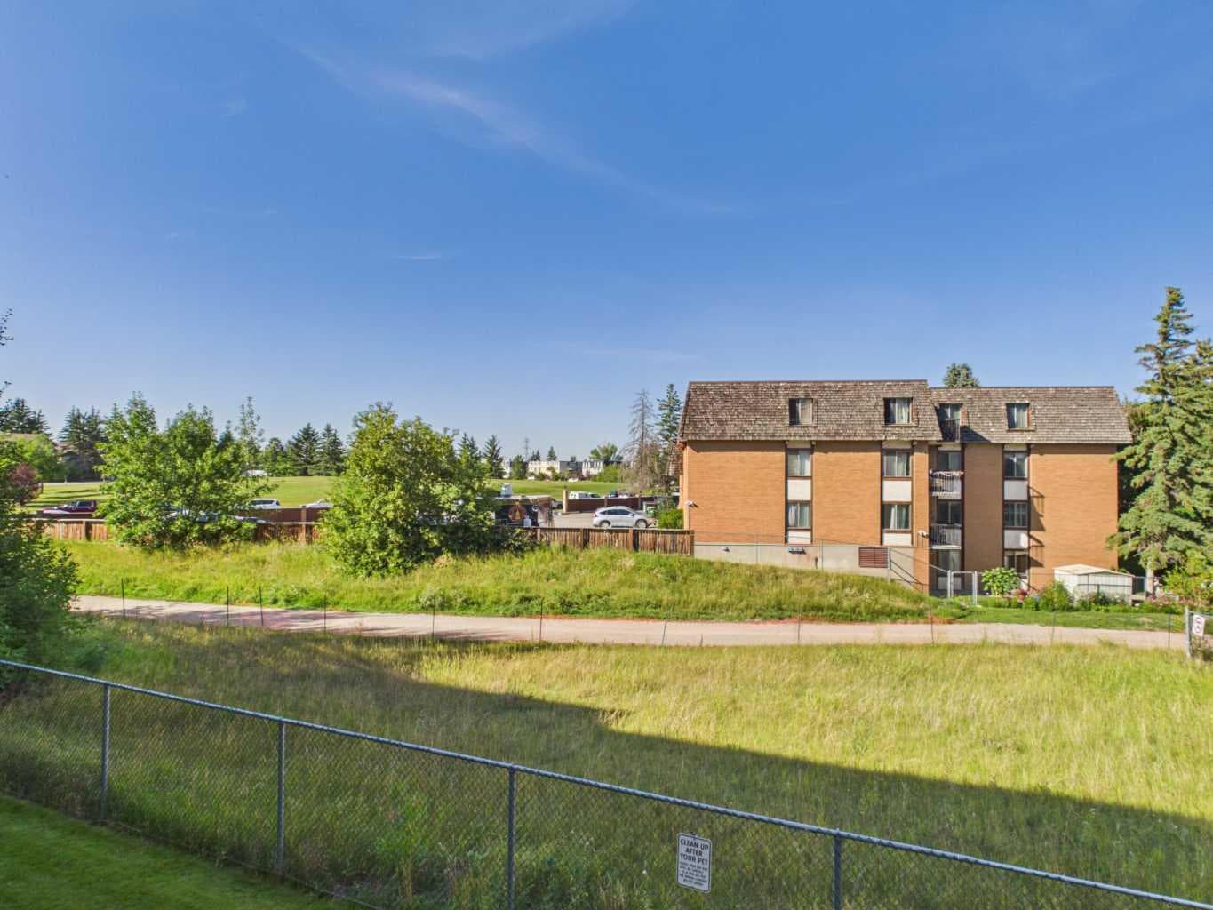 204, 2 hemlock Crescent SW