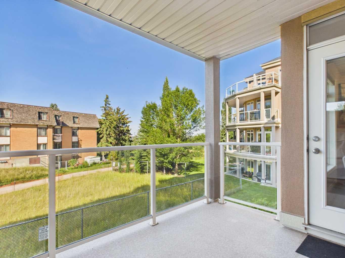 204, 2 hemlock Crescent SW