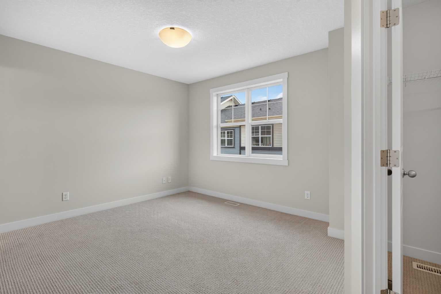 1106 Mckenzie Towne Row SE