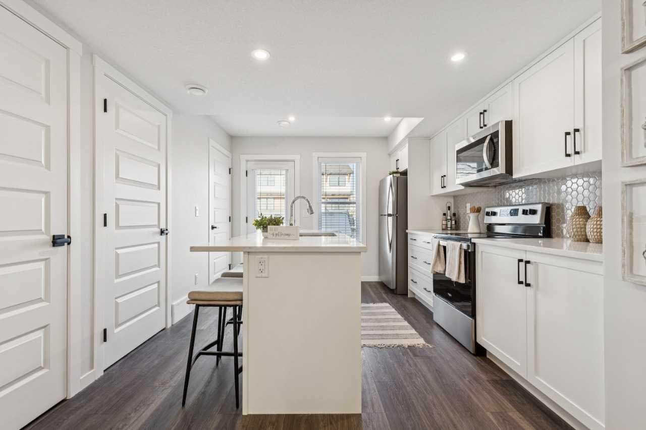 810, 135 Mahogany Parade SE