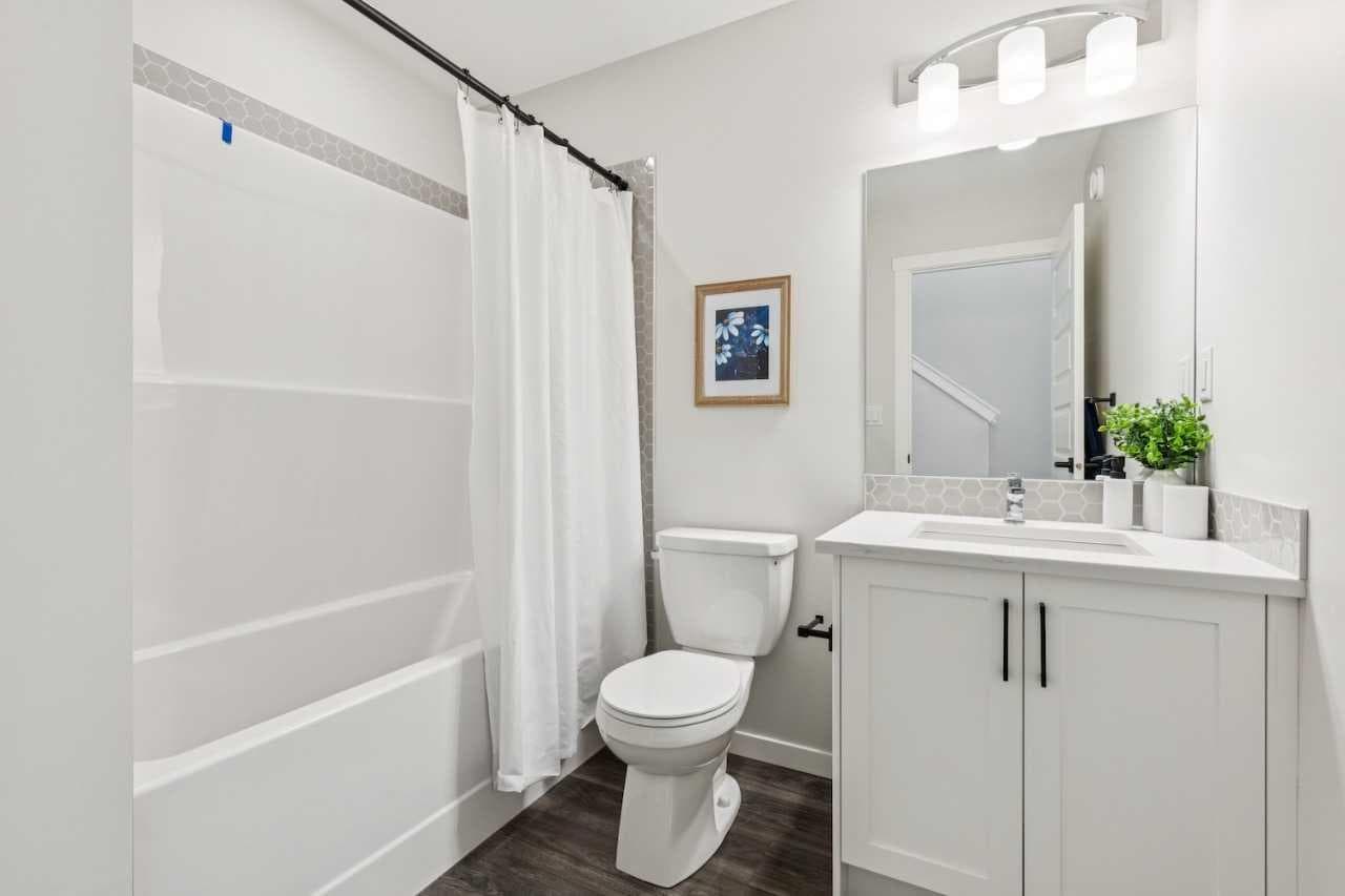 810, 135 Mahogany Parade SE