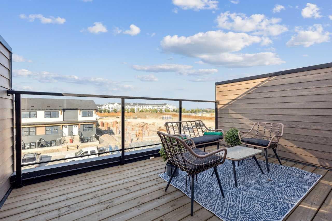 810, 135 Mahogany Parade SE