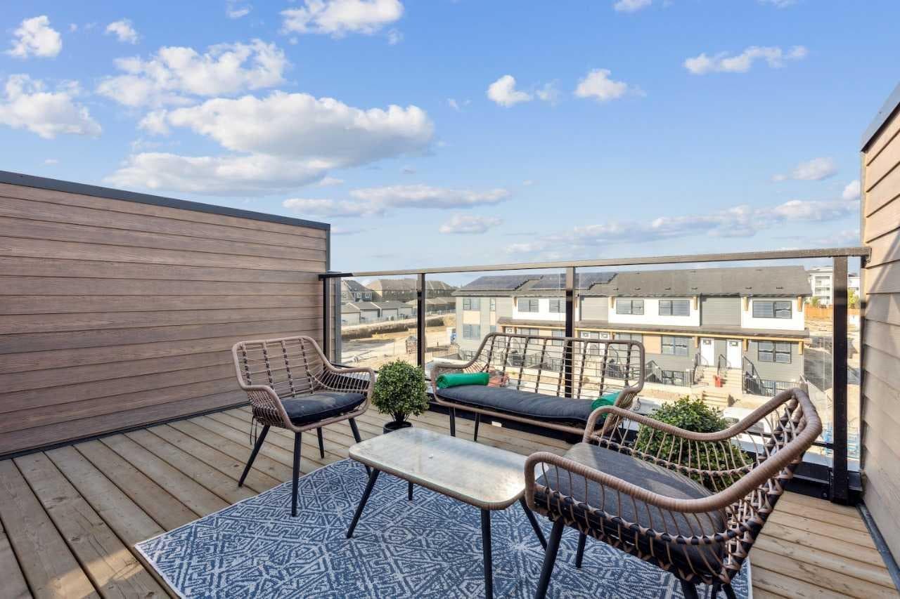 810, 135 Mahogany Parade SE