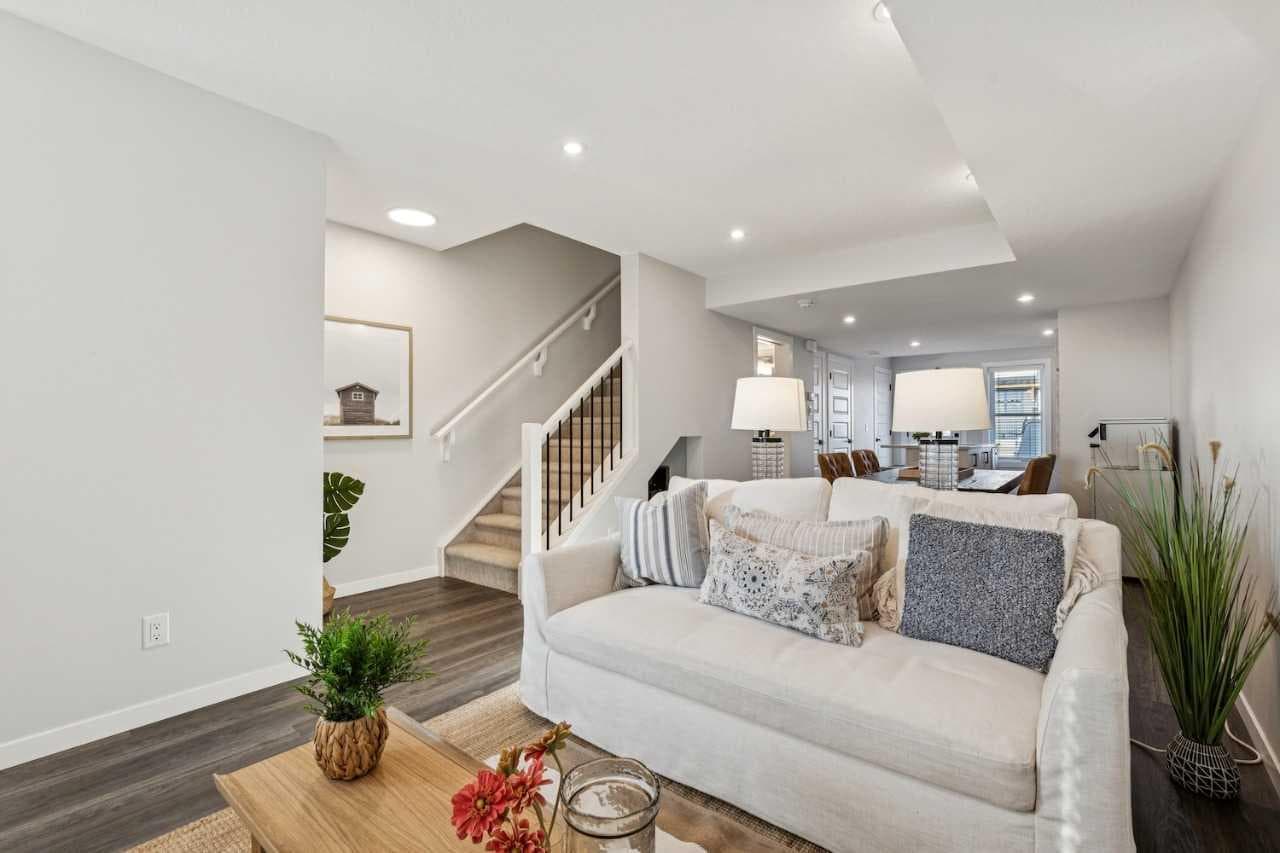 810, 135 Mahogany Parade SE