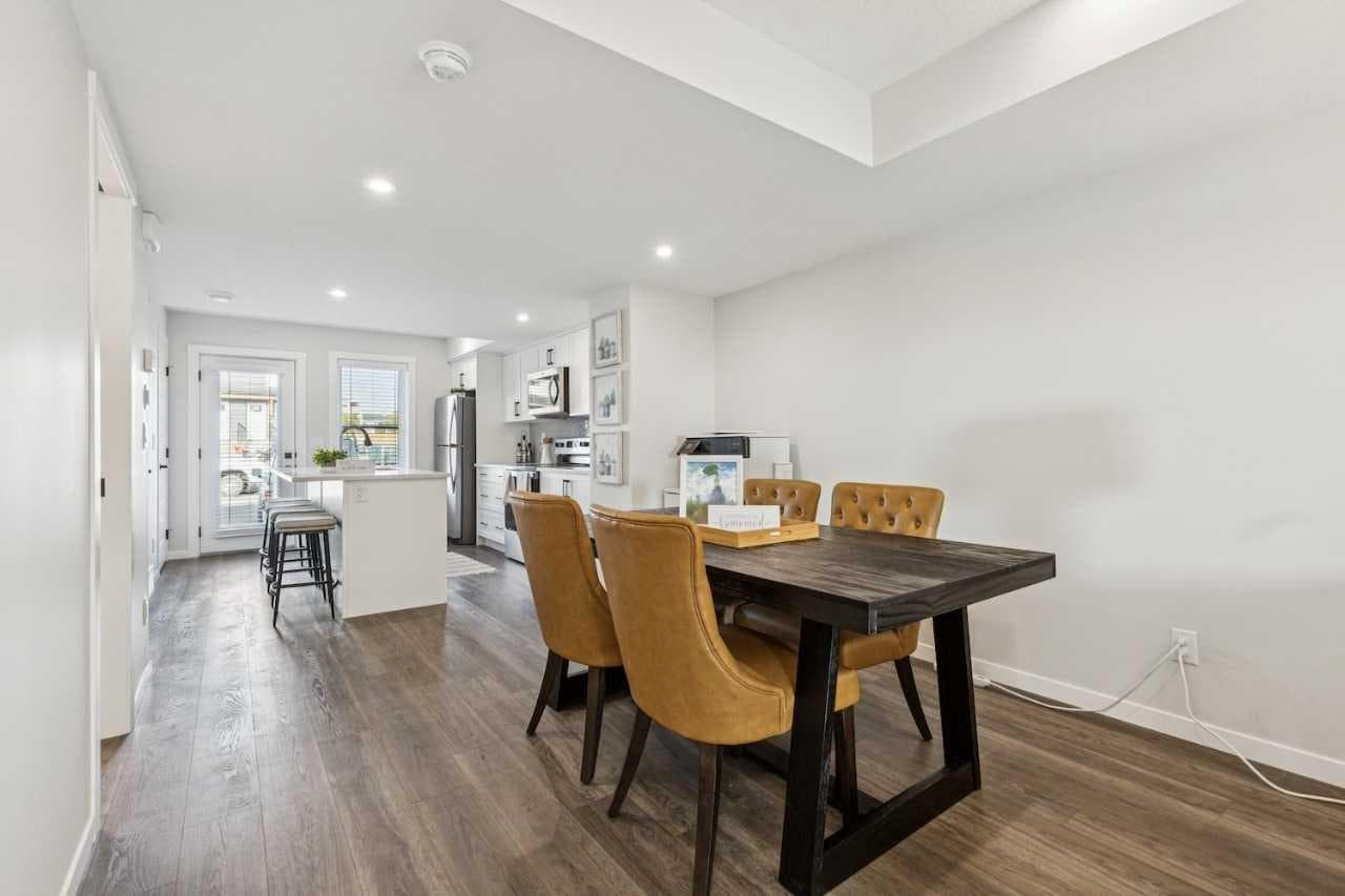 810, 135 Mahogany Parade SE