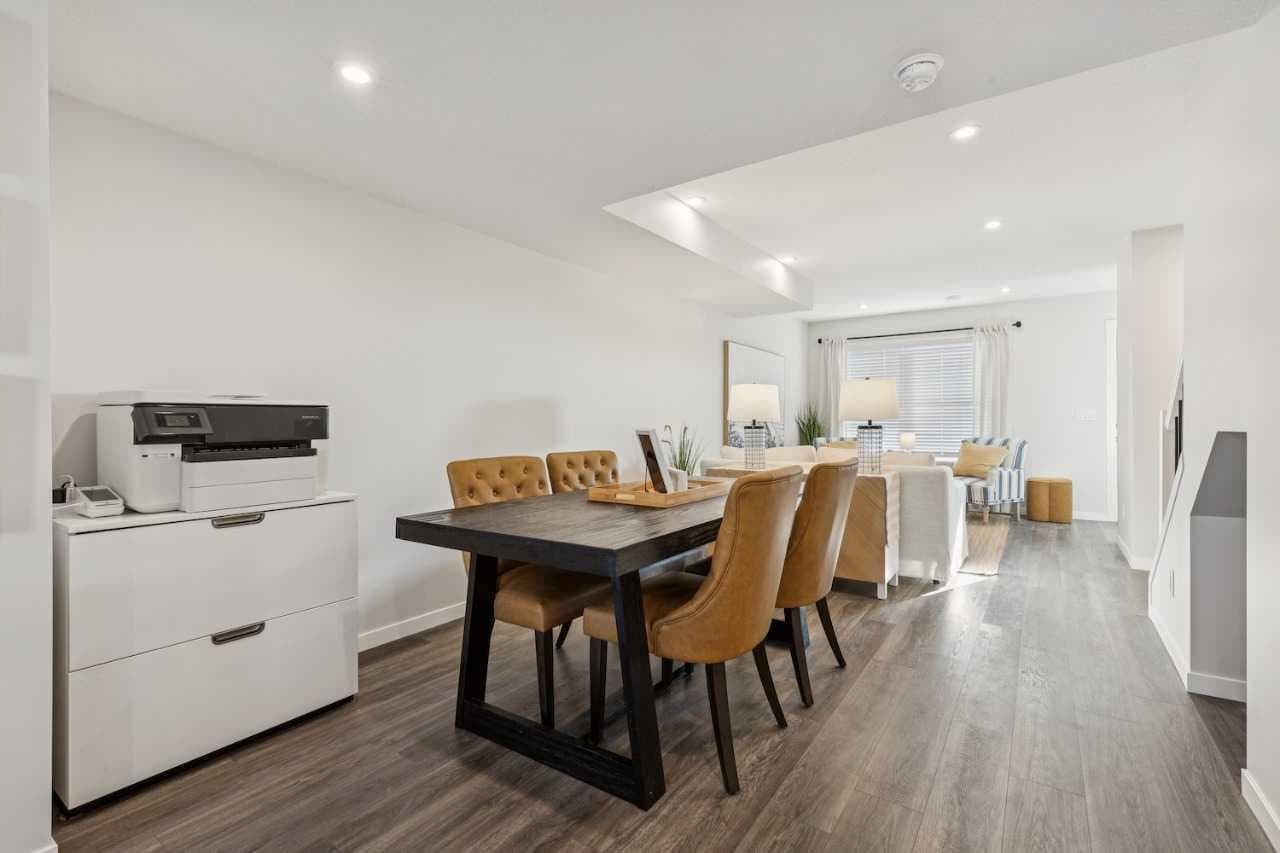 810, 135 Mahogany Parade SE