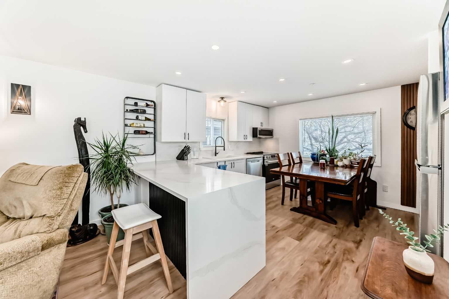 189, 99 Arbour Lake Road NW