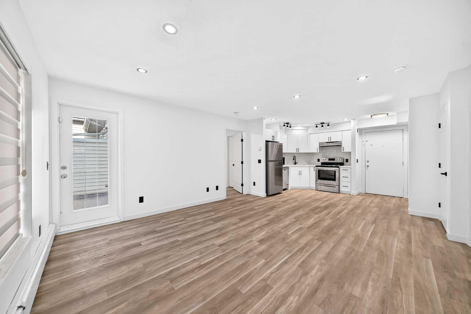 411, 2000 Applevillage Court SE