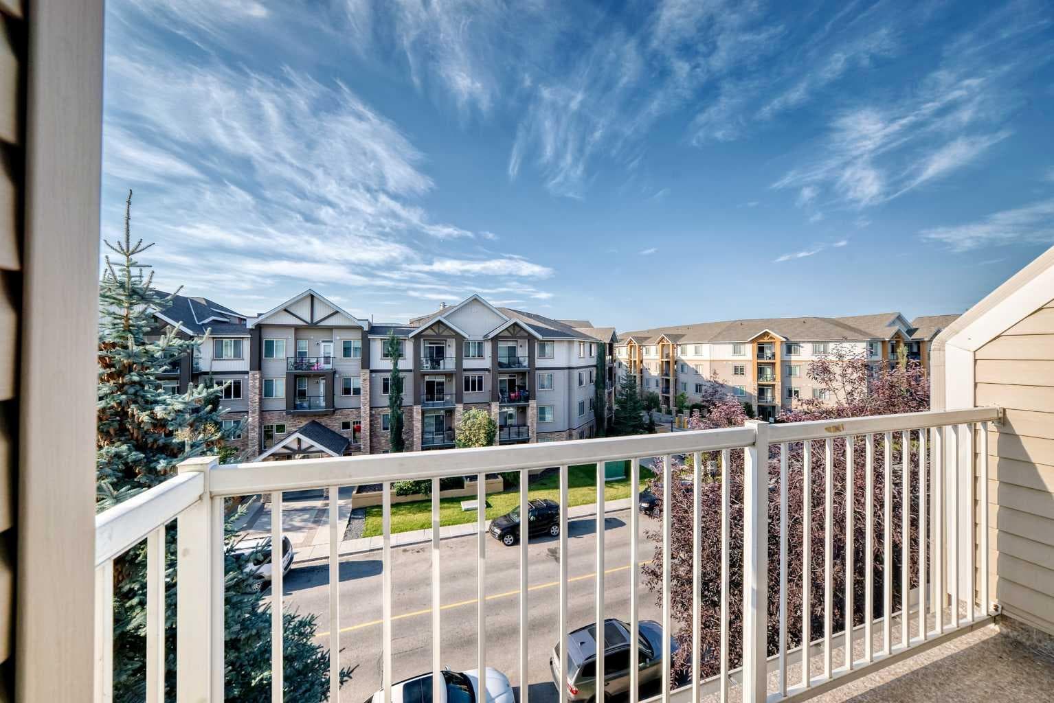 411, 2000 Applevillage Court SE