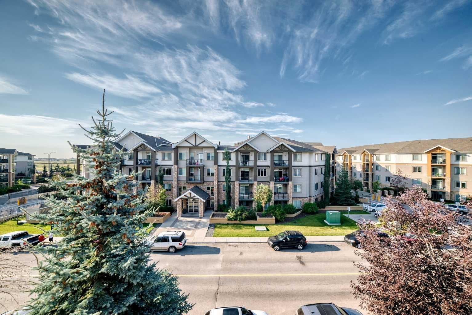 411, 2000 Applevillage Court SE