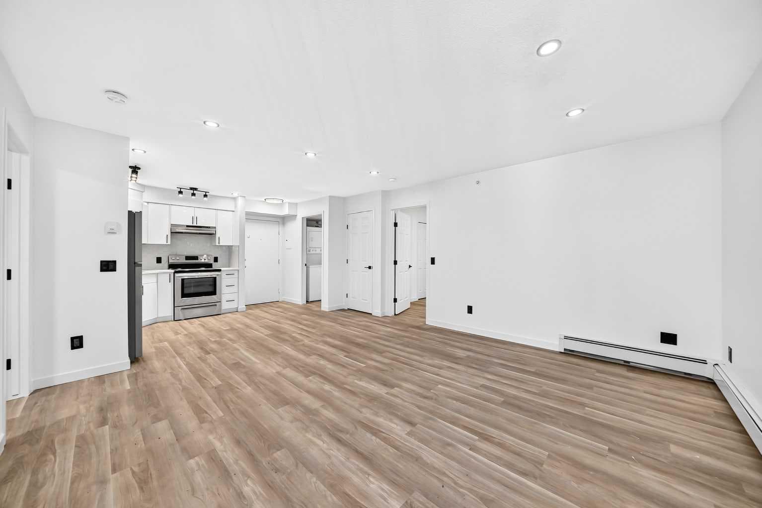 411, 2000 Applevillage Court SE