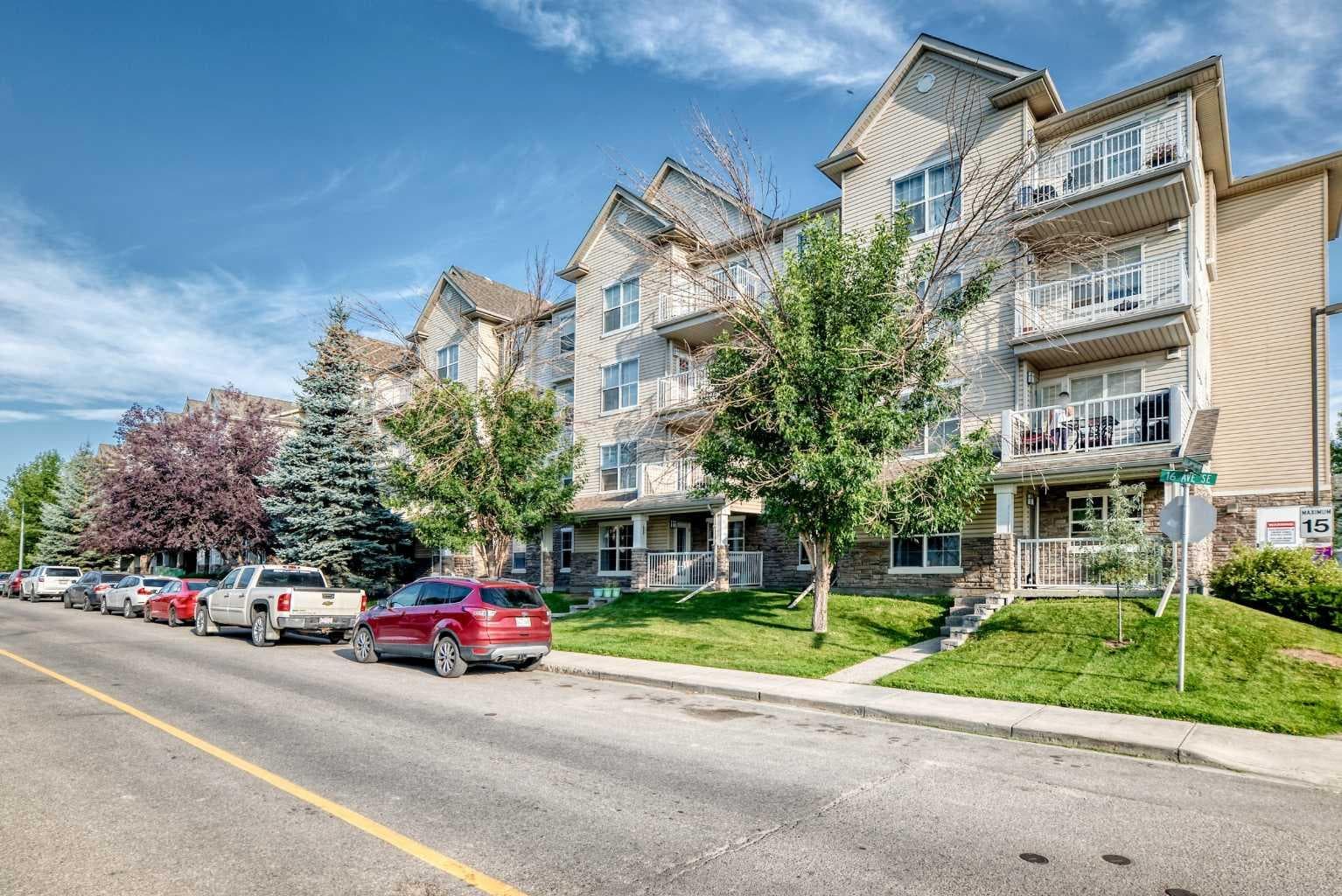 411, 2000 Applevillage Court SE