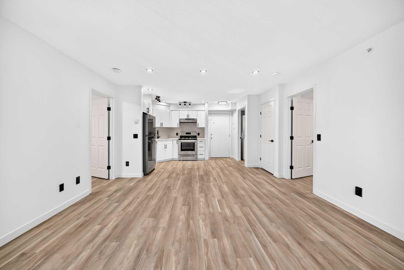411, 2000 Applevillage Court SE