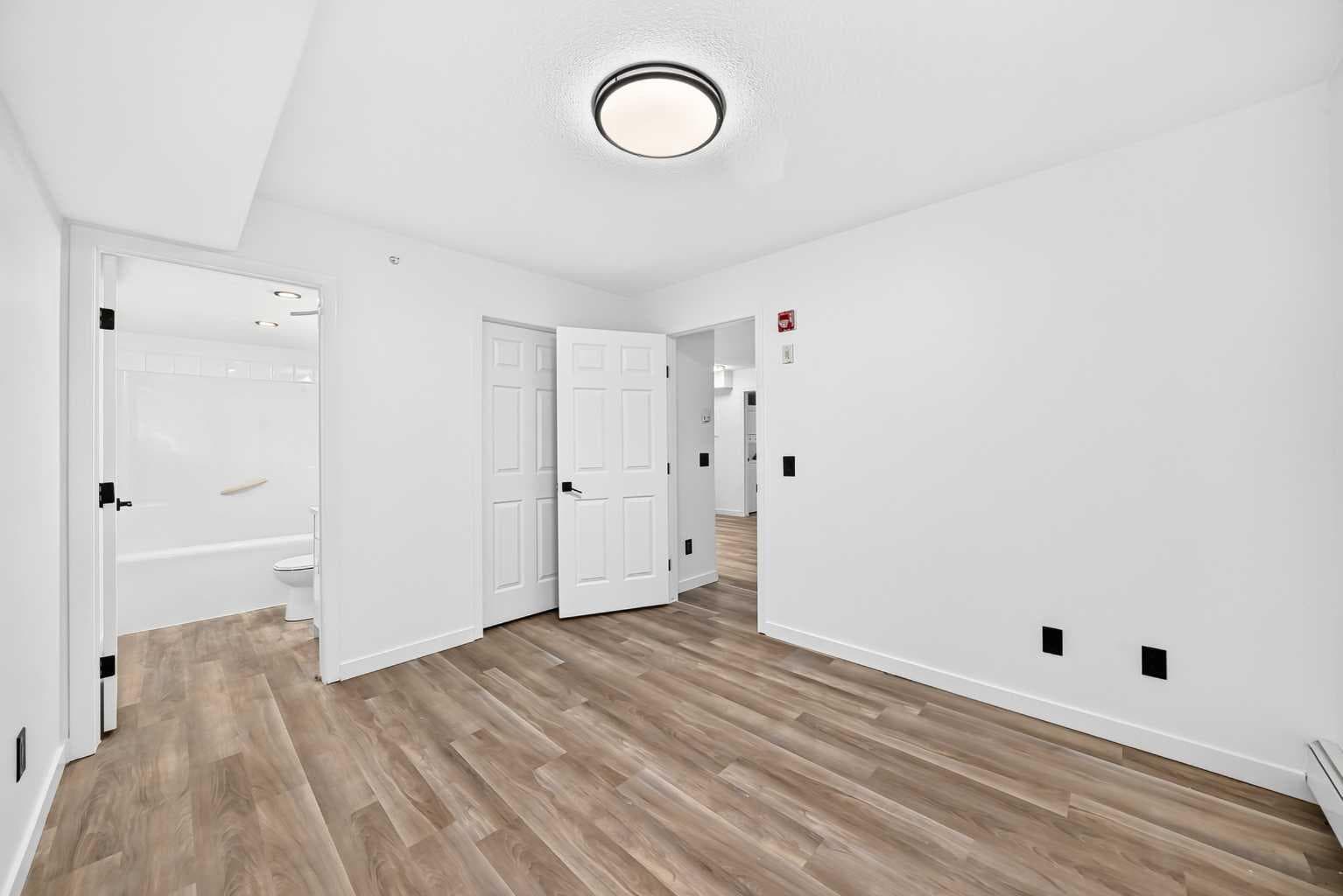 411, 2000 Applevillage Court SE