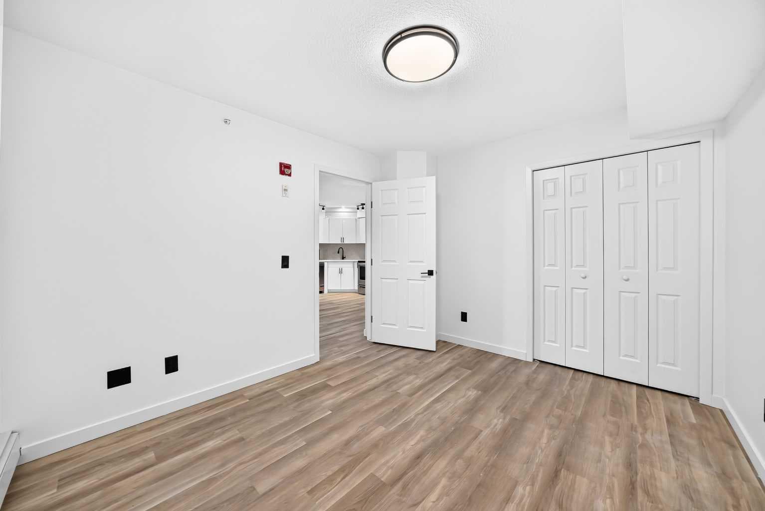 411, 2000 Applevillage Court SE