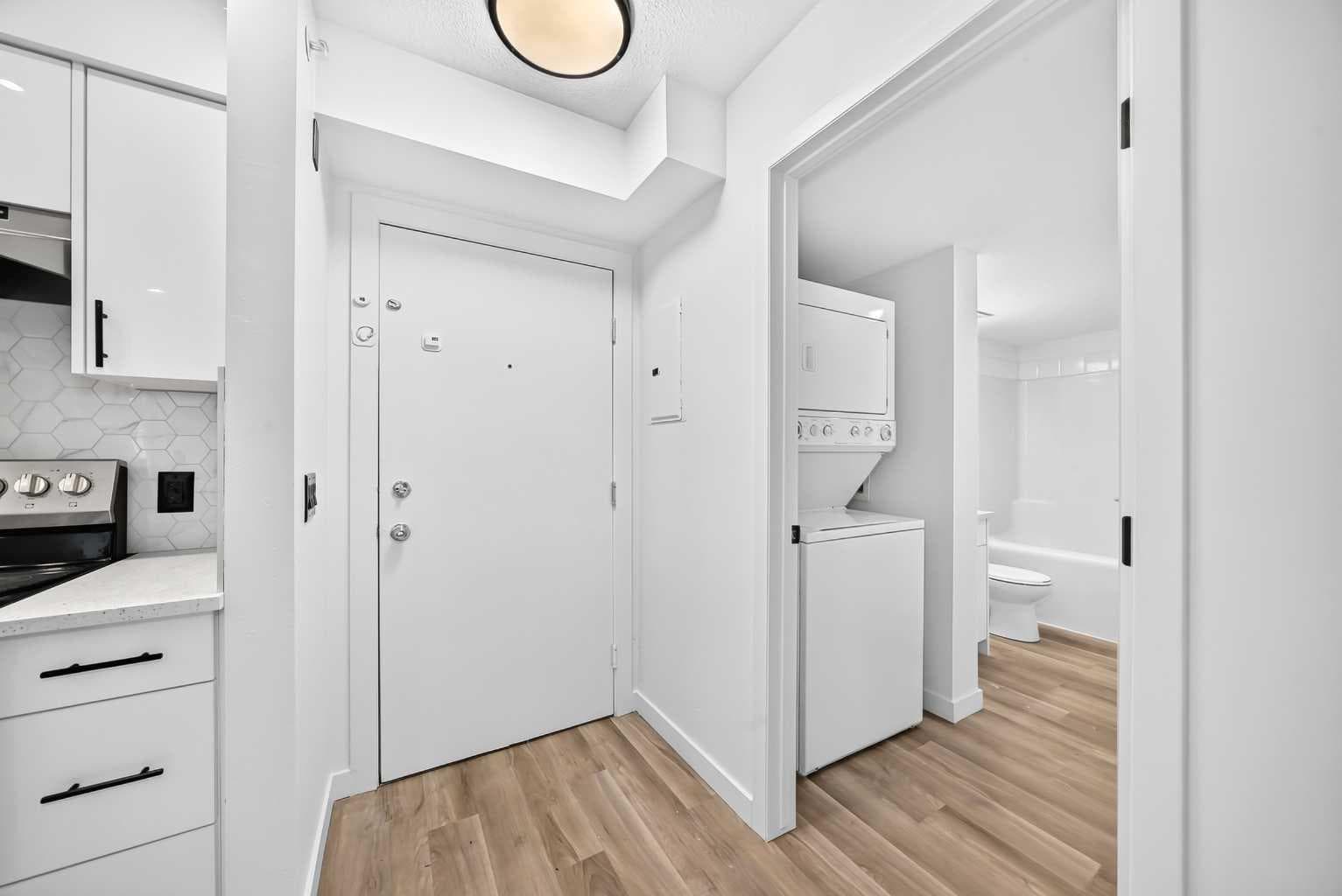 411, 2000 Applevillage Court SE