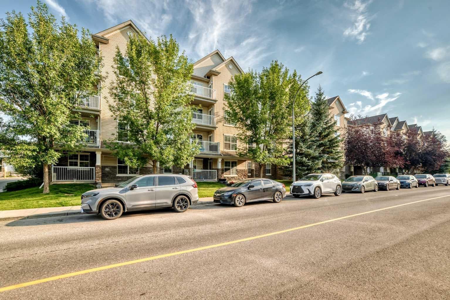 411, 2000 Applevillage Court SE