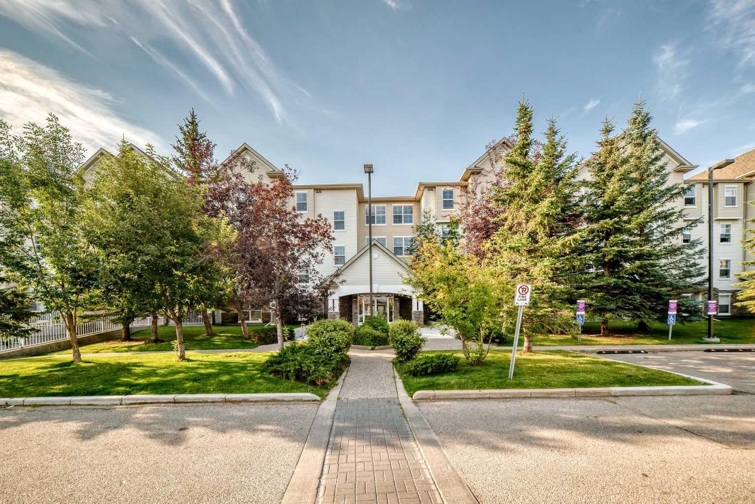411, 2000 Applevillage Court SE